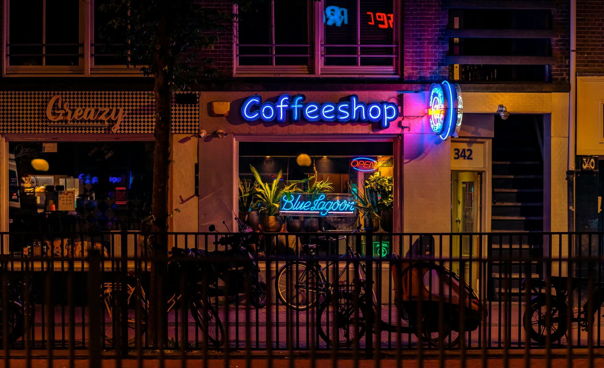 What Americans Should Know Before Visiting Amsterdam Coffeeshops